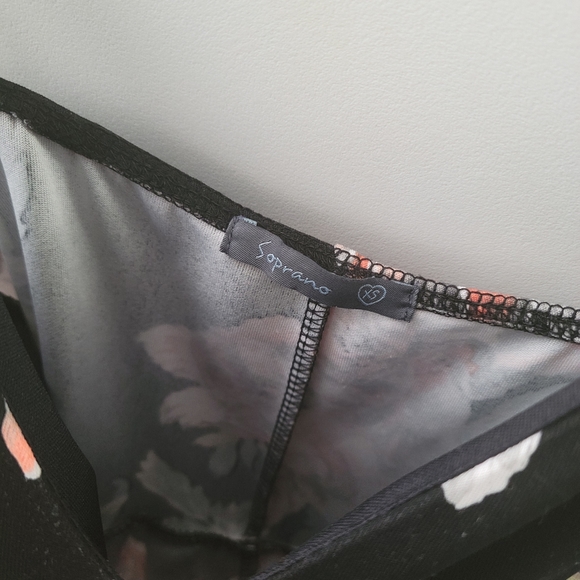 Mini Floweres Black Dress - Picture 2 of 3